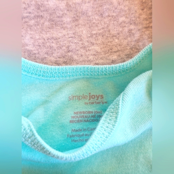 Large LOT of 16 Pieces Newborn Onesies, Clothes, New Socks, New Pacifiers - Picture 7 of 9